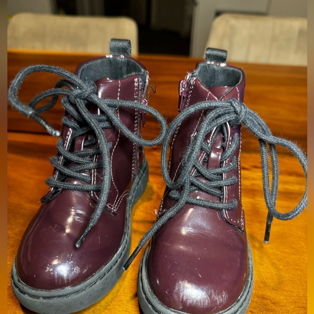 Zara kid boots in Toddlers size 8